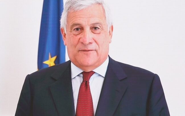 Tajani: “Se Meloni è estrema destra Scholz è estrema sinistra”