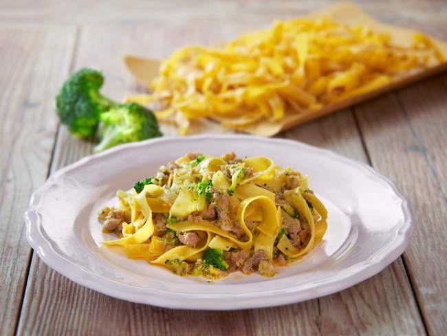 tagliatelle di lenticchie broccoli salsiccia