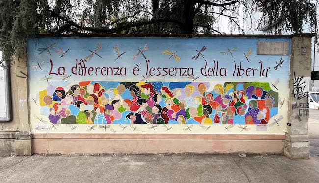 murales differenza essenza libertà