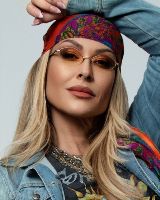 Anastacia, esce in digitale la versione deluxe di “Not that kind”