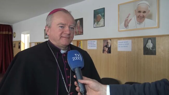 Papa, vescovo Zaporizhzhia: “Viviamo con la paura ma non smettiamo di pregare per Francesco”